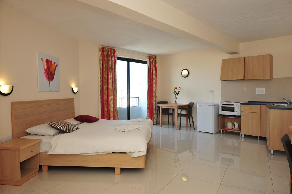 Dean Hamlet Hotel Saint Julian's Oda fotoğraf